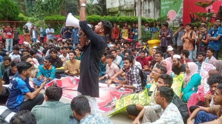 উত্তাল চট্টগ্রাম বিশ্ববিদ্যালয়, প্রশাসনিক ভবনে তালা